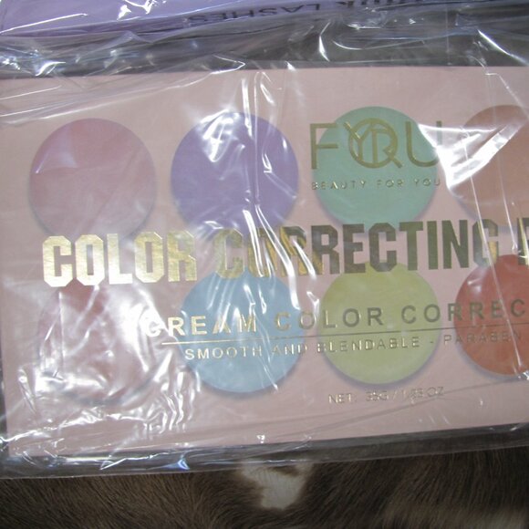 MAKEUP BUNDLE 4 PIECES NIP - Picture 4 of 6